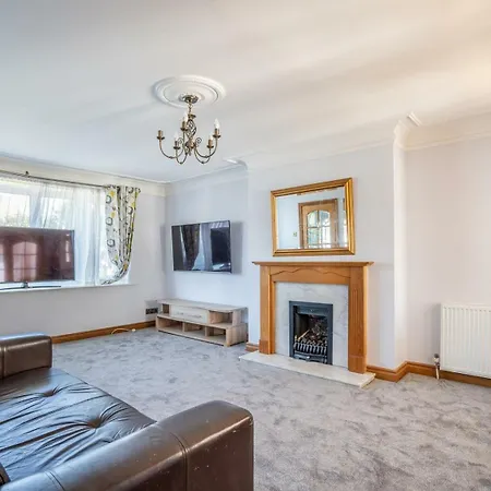 Xx Bright Double Free Parking & Shared Bathroom *